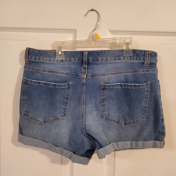 Jean shorts - Picture 2 of 8